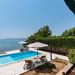 In With House Sea View Semesterbostad Orebić
