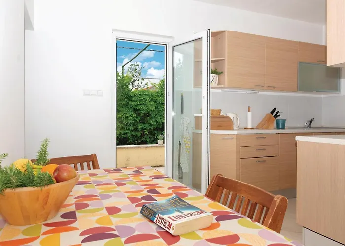 In With House Sea View *