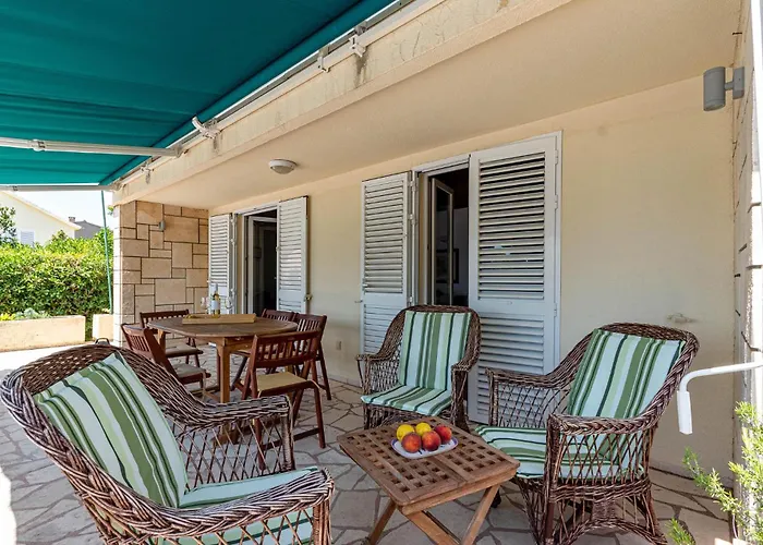 Hébergement de vacances In With House Sea View