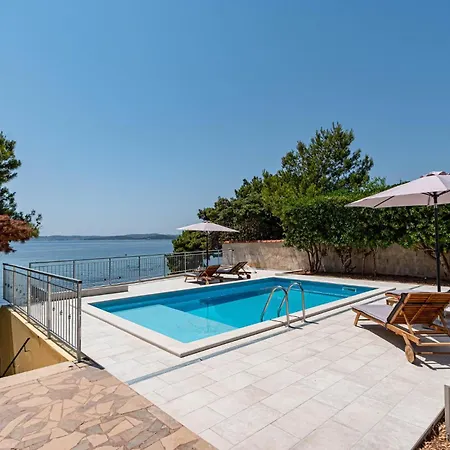Beautiful Home In Orebic Tatil Evi *