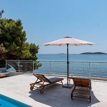 In With House Sea View *