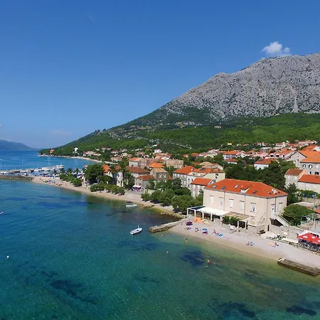 Dom wakacyjny In With House Sea View *